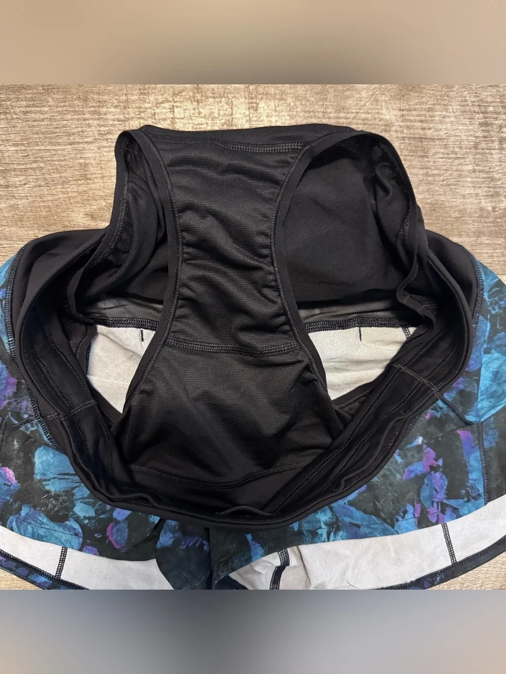 Lululemon Speed Up Shorts Floral Shift Blue/Black Multi Womens Sz. 4 Tall